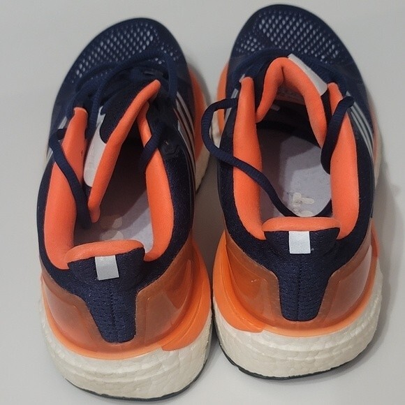 Womens Adidas size 9.5 - Picture 3 of 5